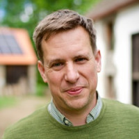 Cenu za komunikaci změny klimatu v Česku za rok 2025 získal sociální a environmentální psycholog Jan Krajhanzl